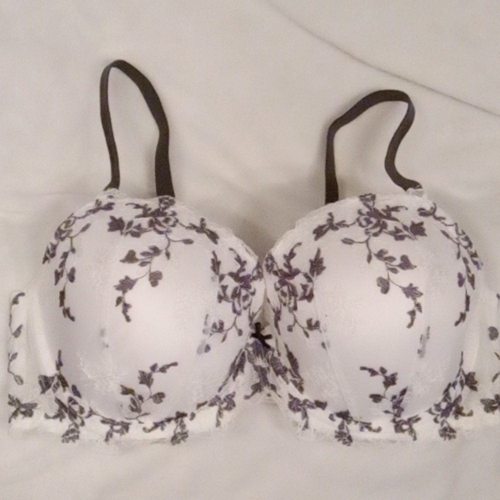 Victoria's secrect bra